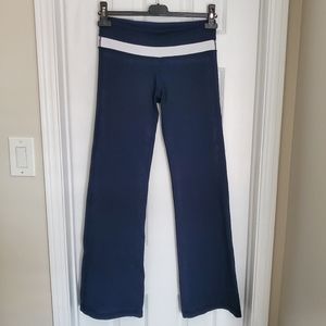 Lululemon EUC Navy White Groove Pant